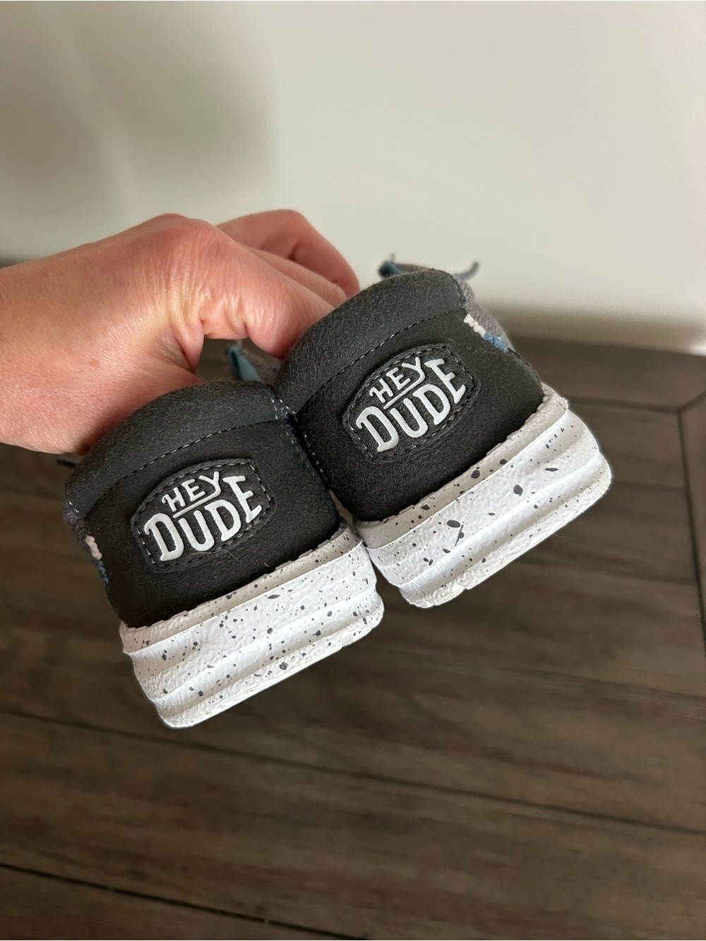 Boys Hey Dude shoes - Picture 4 of 6